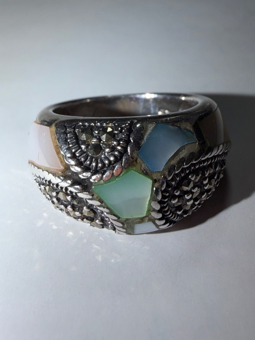 Vintage Sterling Silver Marcasite & Pastel Shell Mosaic Cocktail Ring Size 6
